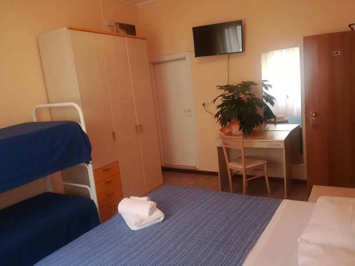 Asso Hotel ريميني 3*,